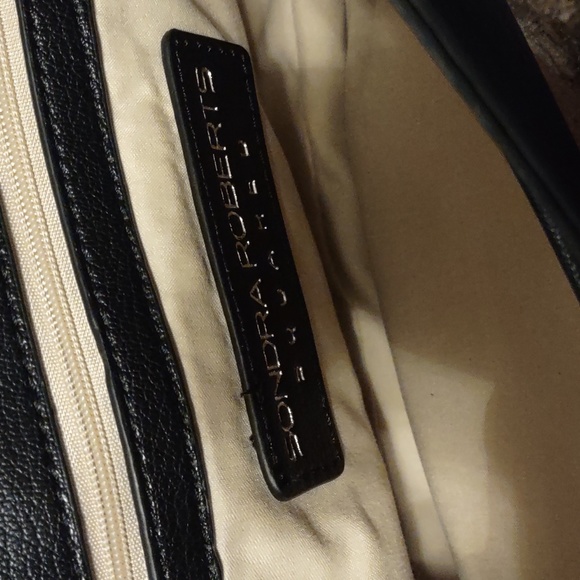 Cross Body Bag by SR Squared Sondra Roberts - Picture 6 of 6